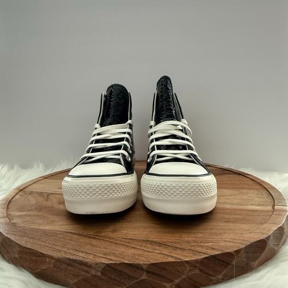 Converse Chuck Taylor Lift Platform Crinkled Leather Women's 7 Black A13384C - Picture 10 of 13